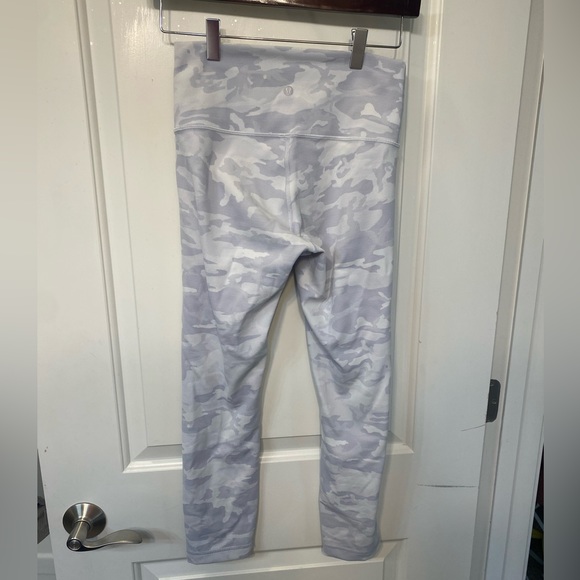 Lululemon WUNDER UNDER HIGH-RISE RIBBED FABRIC CROP 23" *LUXTREME - Picture 4 of 6